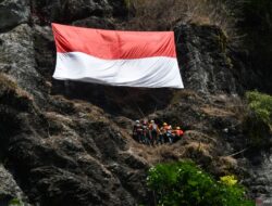 8 Spot Panjat Tebing Terbaik di Indonesia dengan Pemandangan Alam Memukau