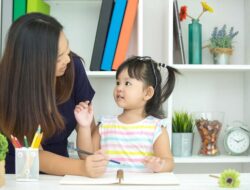 5 Tips Menangani Permintaan Anak akan Hadiah Mahal