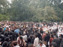 Ngertakeun Bumi Lamba 2025: Ritual Sakral di Gunung Tangkuban Parahu
