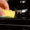 10 Cara Ampuh Membersihkan Kerak Kompor untuk Dapur Bersih